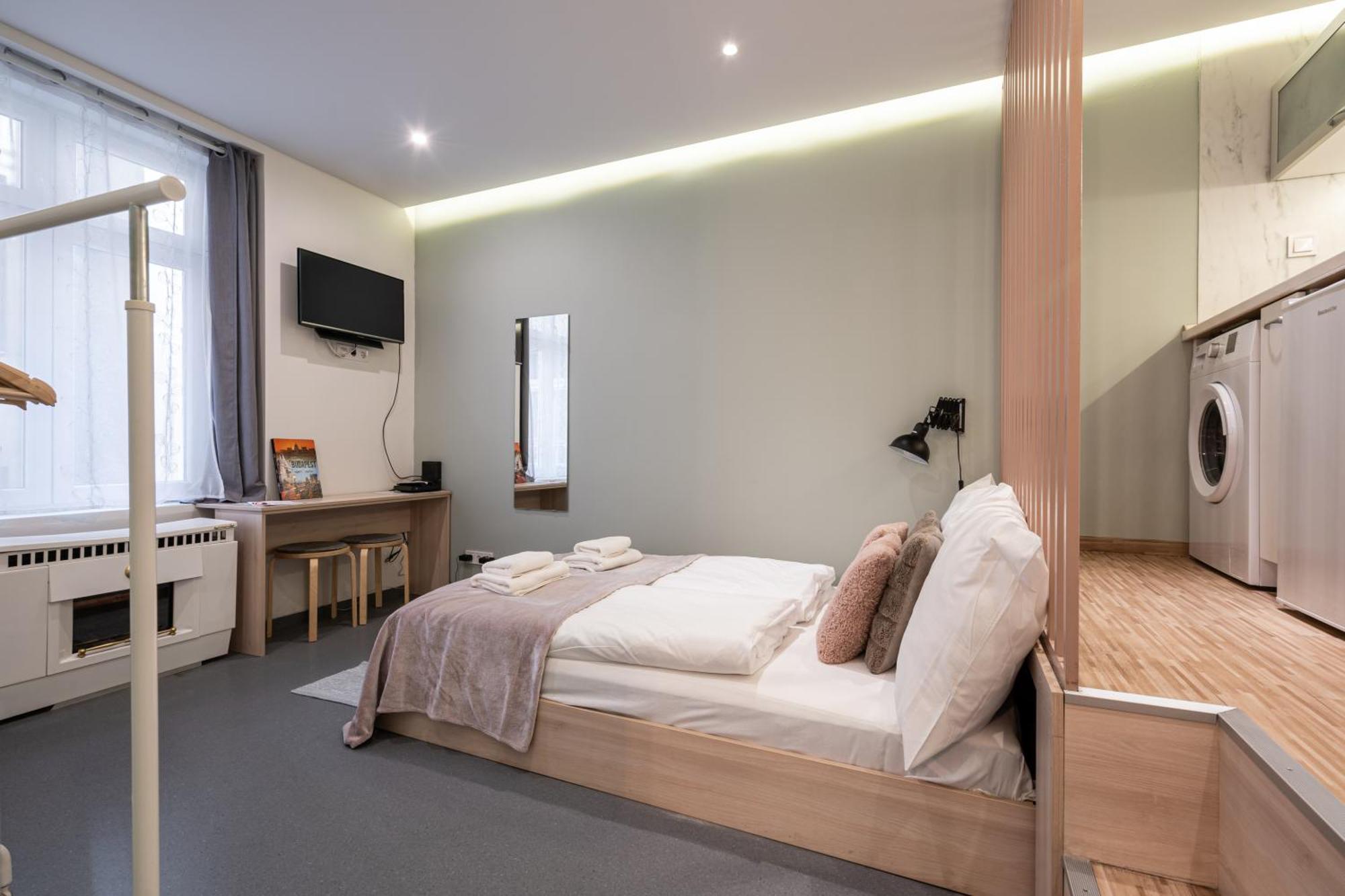 Cozy Little Flat In The City Center Budapest Bagian luar foto